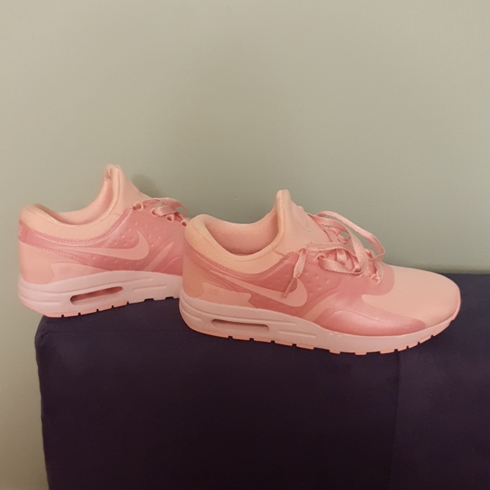 NIKE AIR MAX zeros pink 6 youth